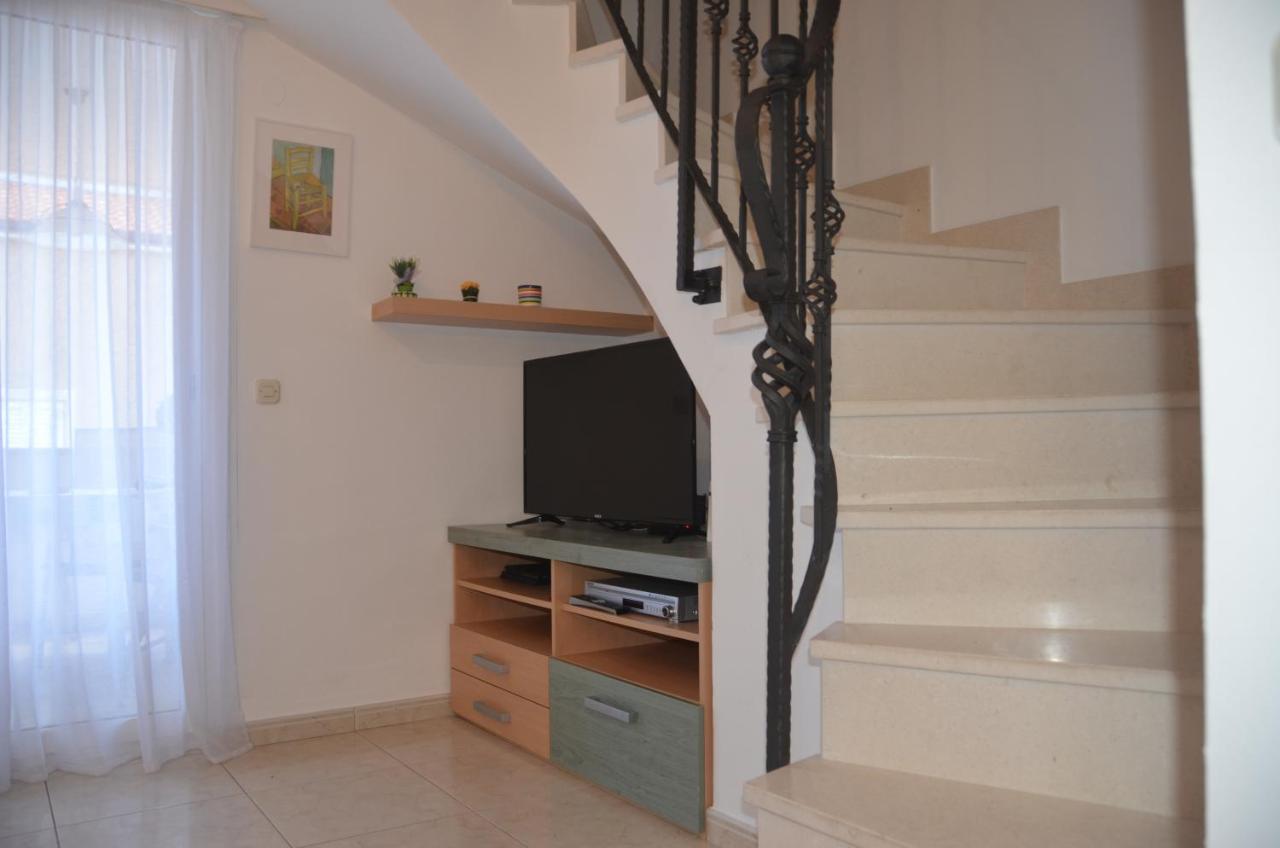 Apartman Ananda Bol - 2 Bedrooms, 7 Beds Kültér fotó
